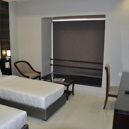 Hotel Dolphin Sambalpur Exterior photo