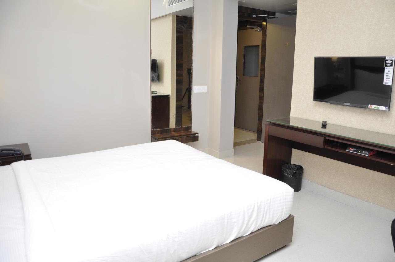 Hotel Dolphin Sambalpur Exterior photo